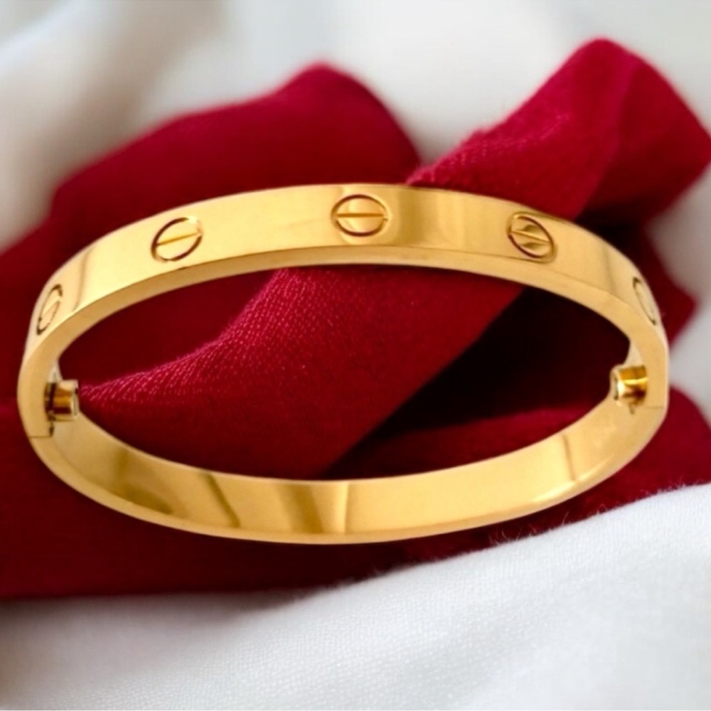 Stamped Gold Plated Love Bangle Bracelet No Stones Waterproof - Picture 2 of 11